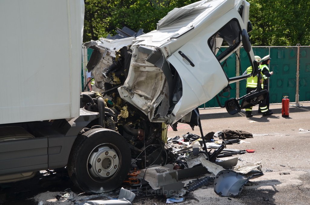 Schwerer VU A 1 Rich Saarbruecken kurz vor AK Leverkusen P8813.JPG - Miklos Laubert